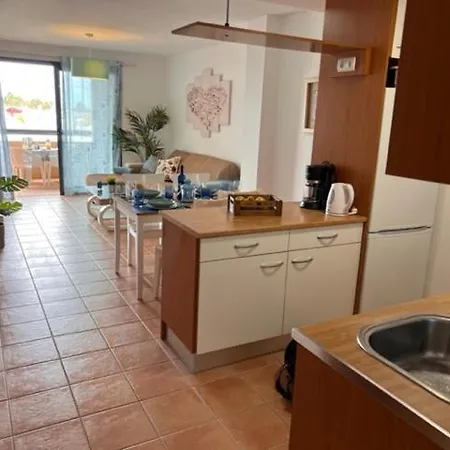 #seaparaiso# Heated Pool,private Parking,fast Wifi Lejlighed *